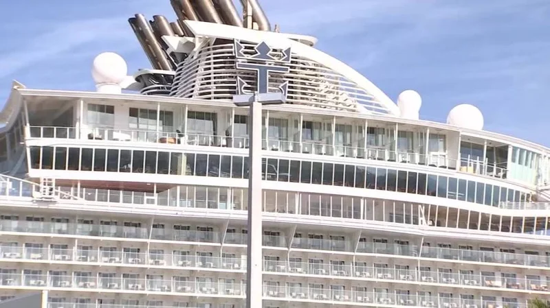 Royal Caribbean Norovirus Outbreak: CDC Confirms Dozens Sick on Serenade of the Seas